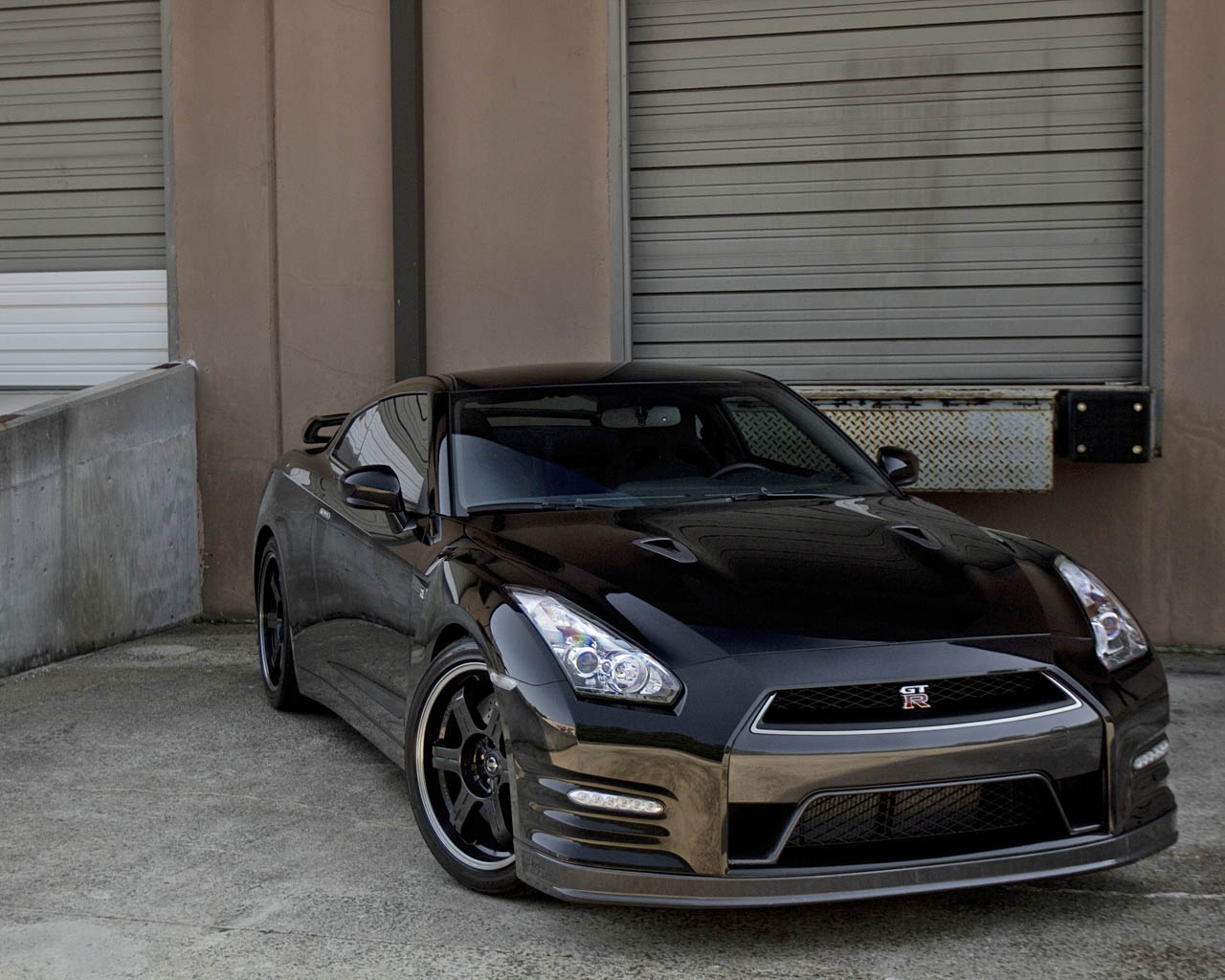 Nissan GTR r35 черный матовый