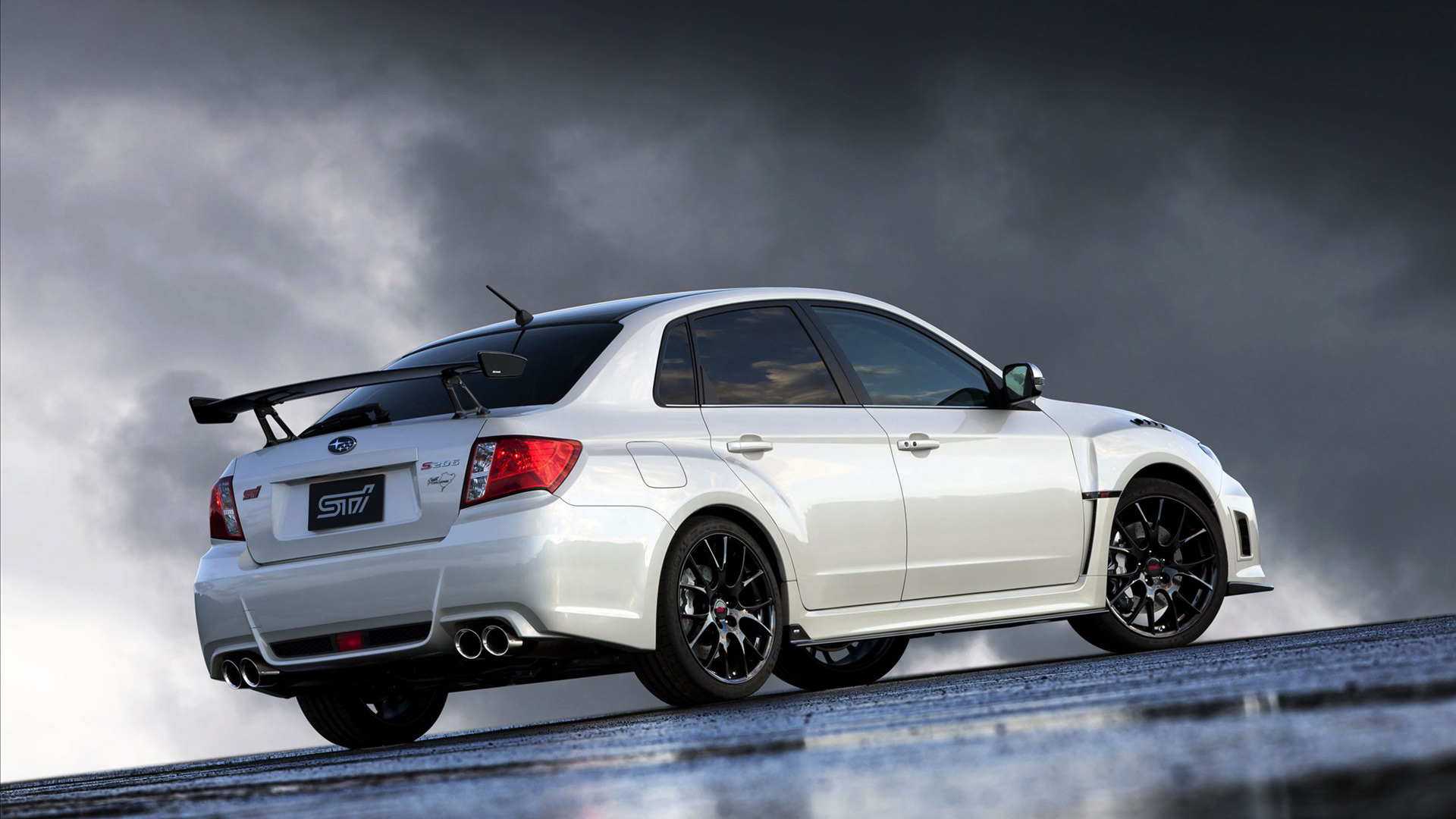 Субару WRX STI 2012