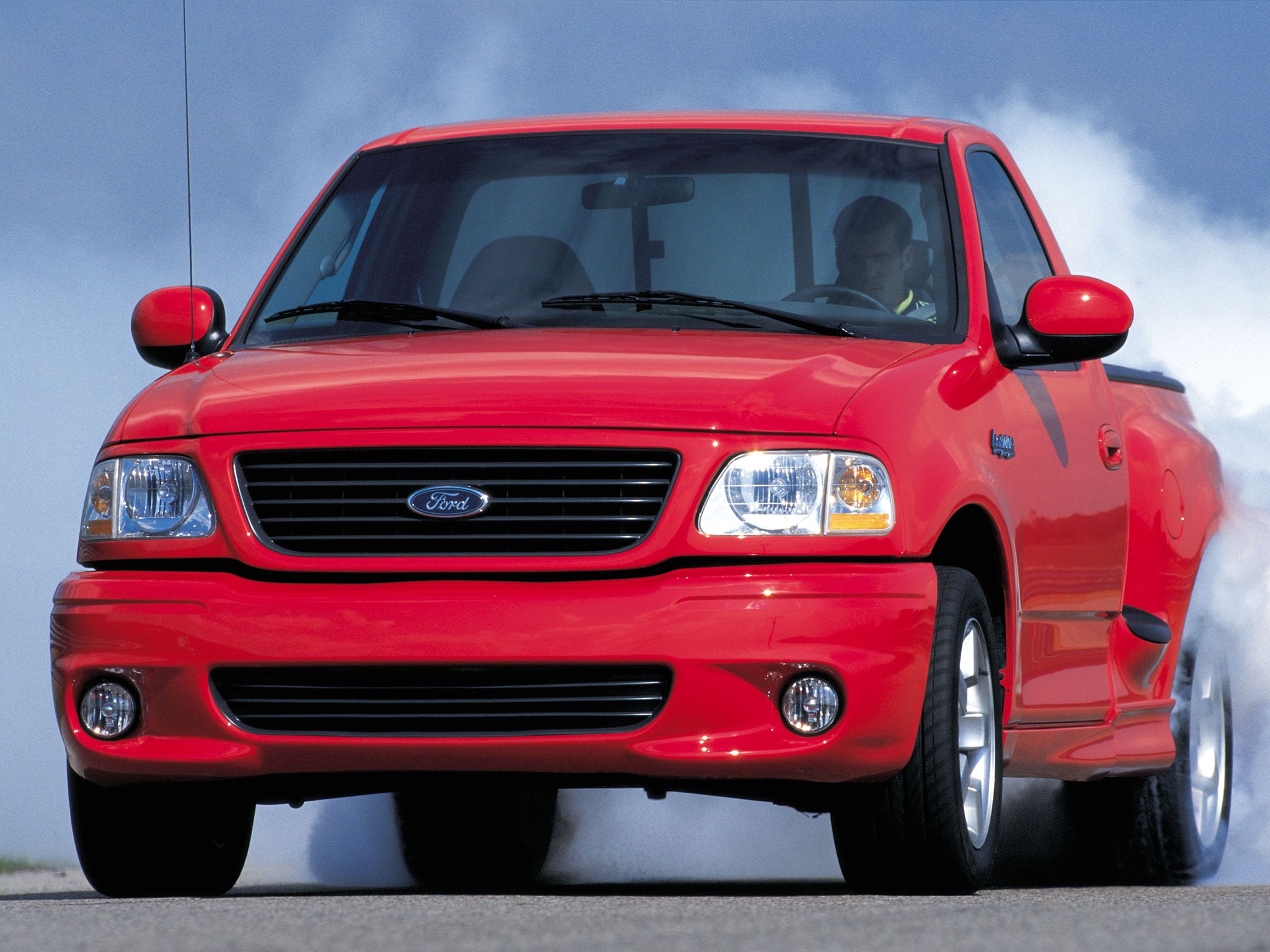Ford SVT F 150 Lightning Muscle Pickup Burnout Wallpaper