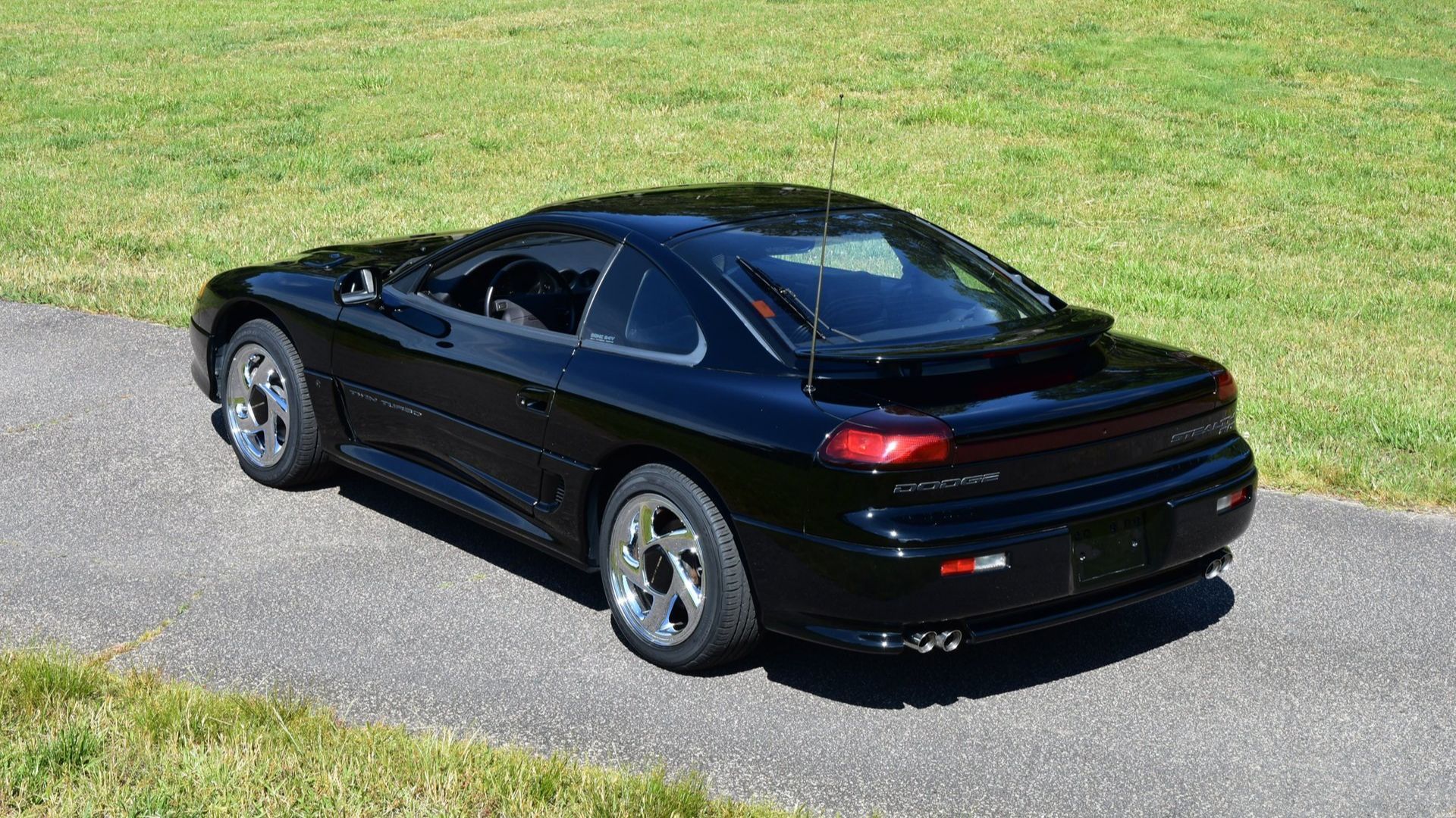 Dodge Stealth RT Turbo Brings Import Twin Turbo Fun