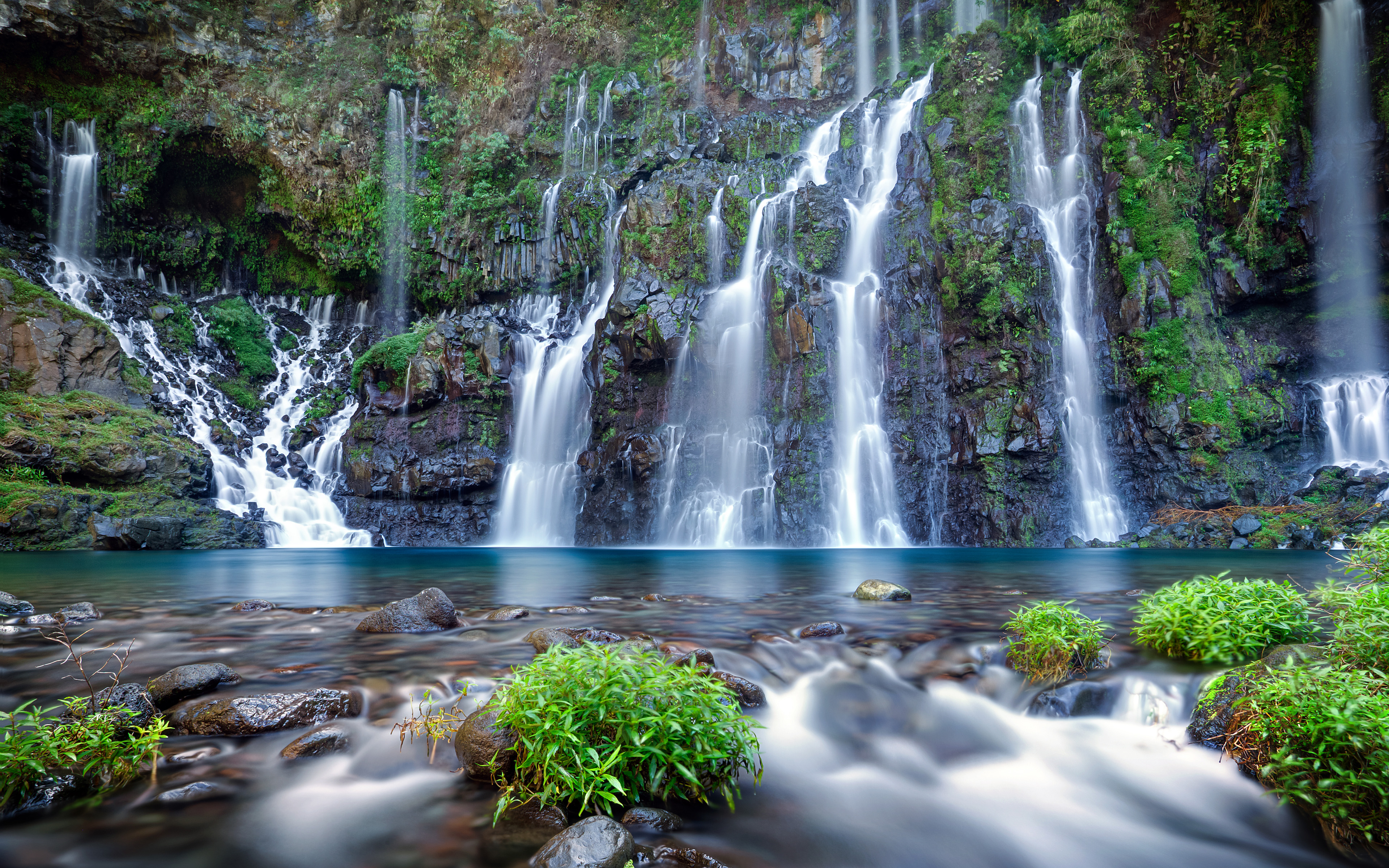 Download wallpaper Reunion Waterfalls, 4k, rock, lake, beautiful waterfall, Reunion Island for desktop with resolution 3840x2400. High Quality HD picture wallpaper