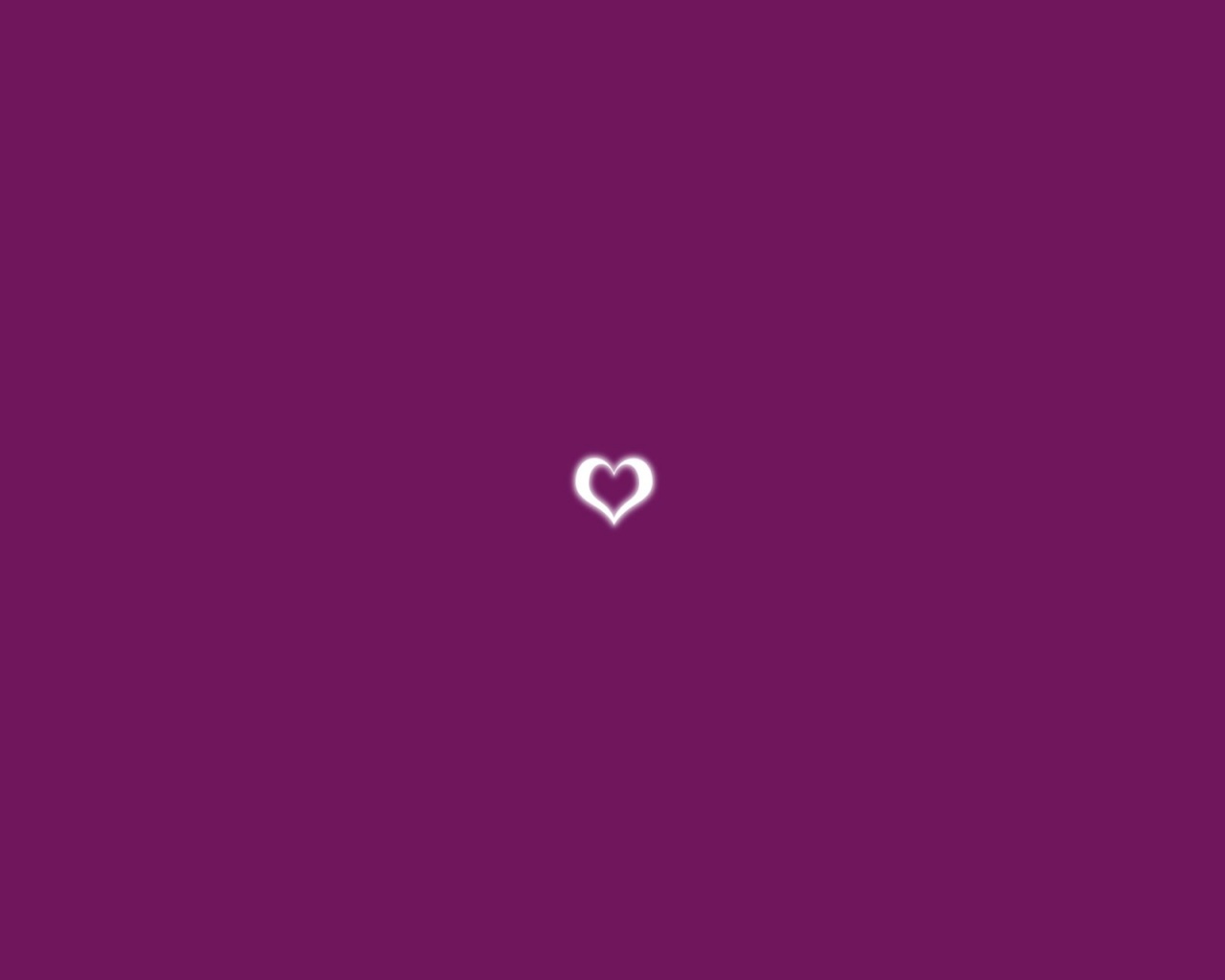 Purple heart desktop PC and Mac wallpaper