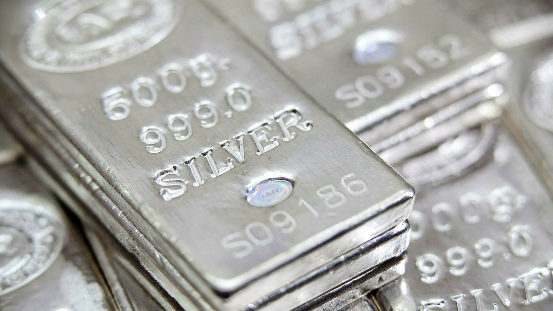 Gold and silver prices set records