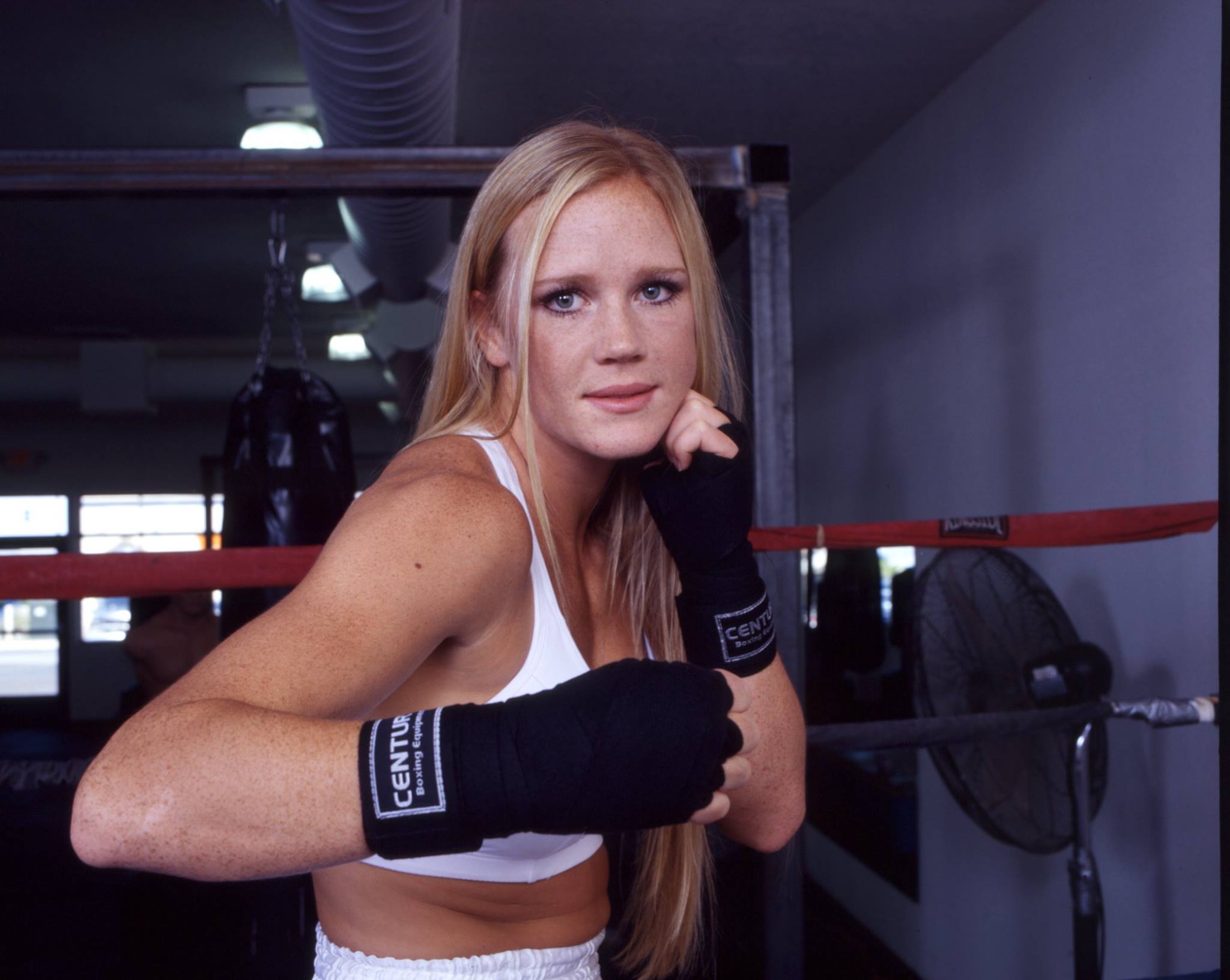 Holly Holm. Boxing Free Fight vs Diana Prazak