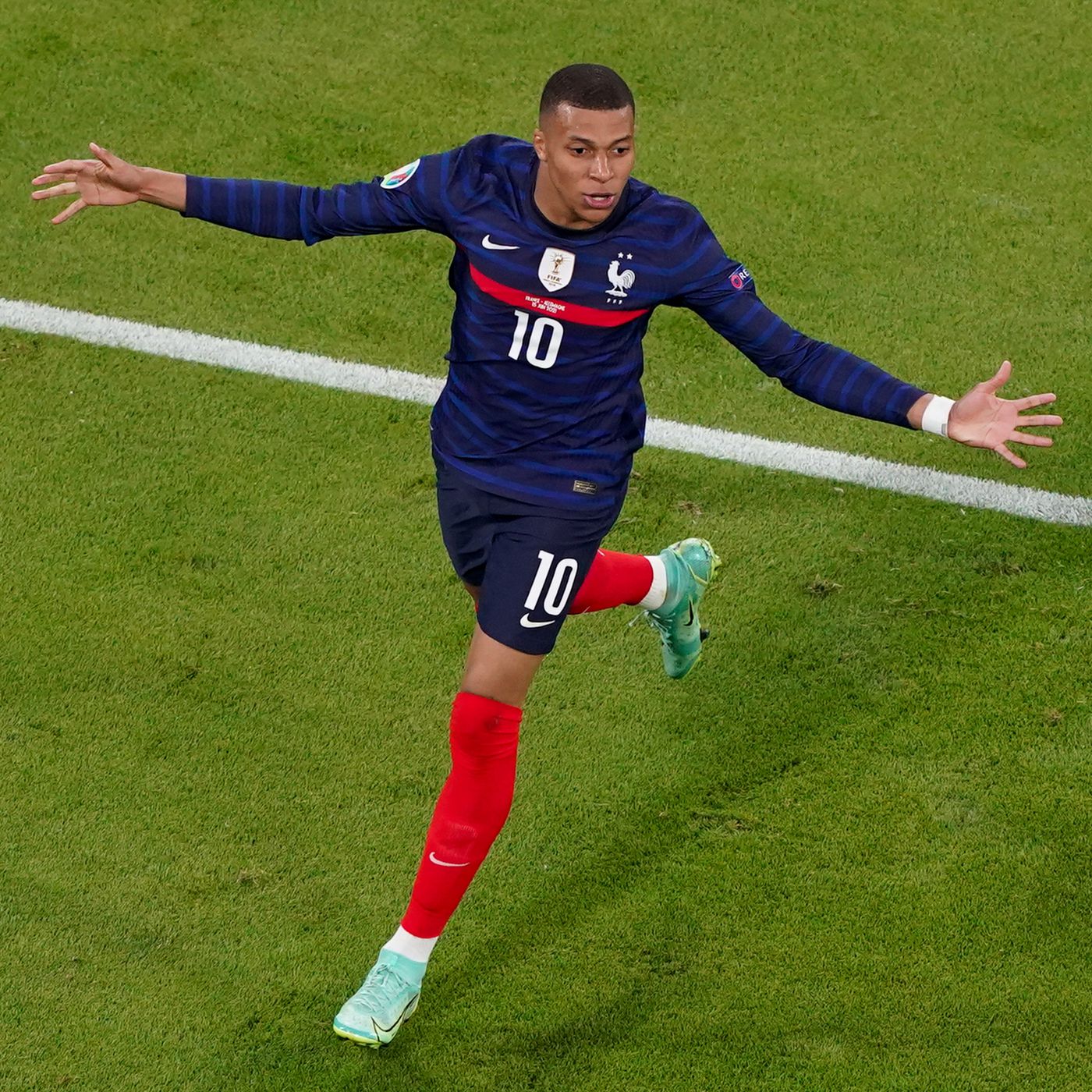 Kylian Mbappe will not renew his contract and has communicated his decision to PSG —Report