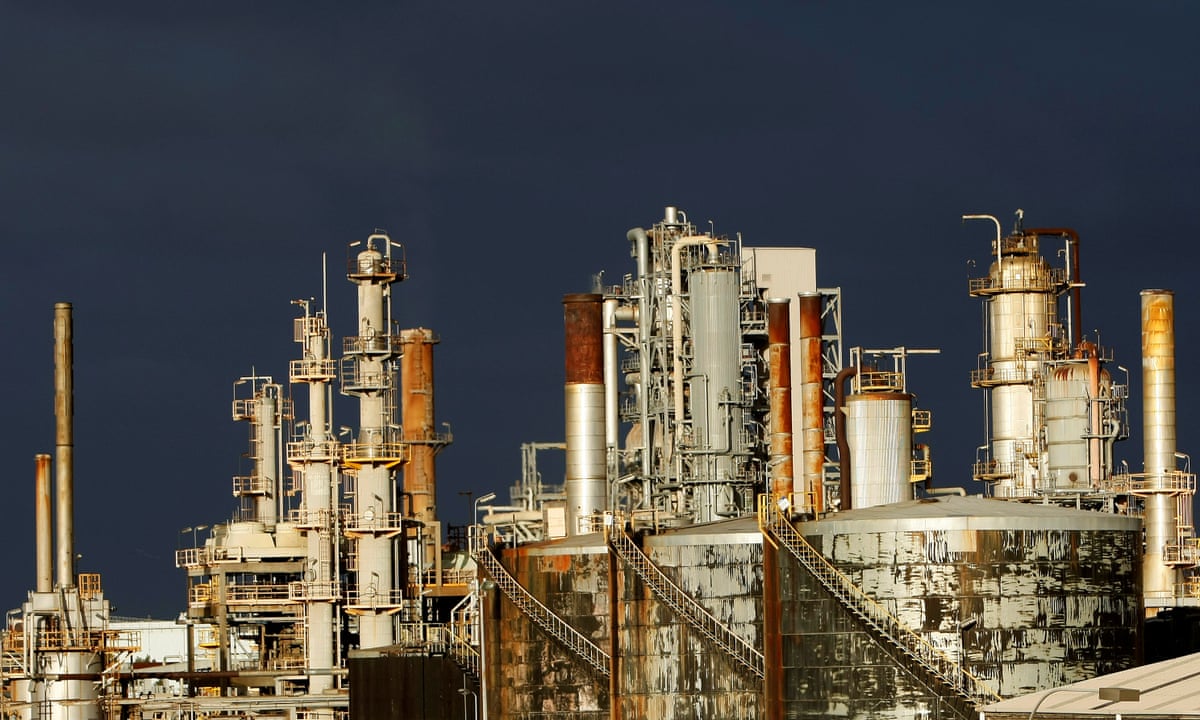 Coalition urged to confront Australia's 'severe fuel insecurity' as Altona oil refinery closes