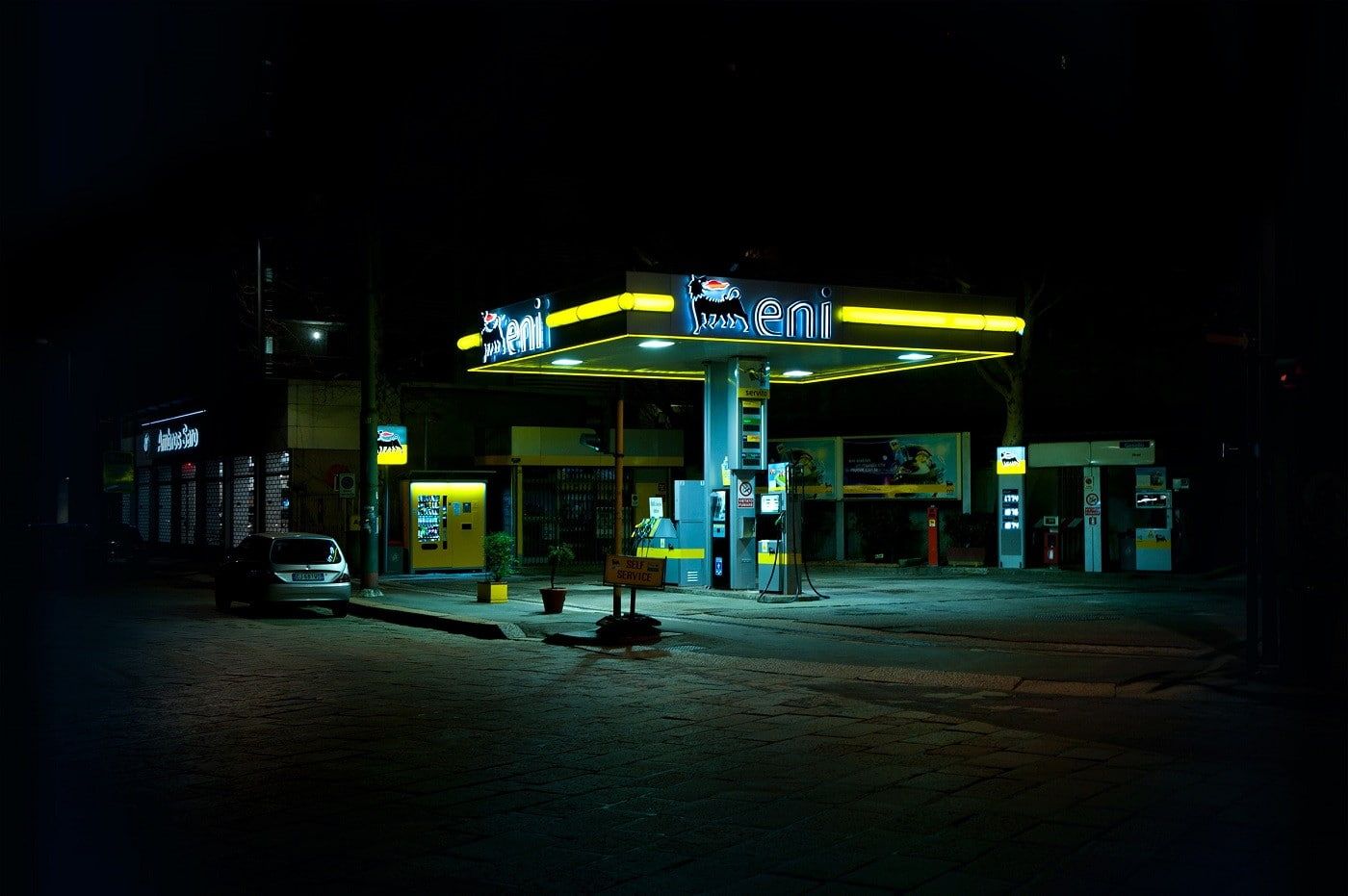 gas stations #urban #night #car street light neon lights P #wallpaper #hdwallpaper #desktop. Dark photography, Gas station, Photography projects
