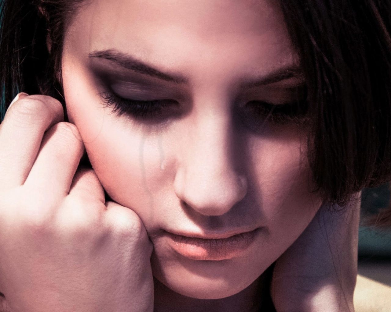 Girl Crying Wallpaper