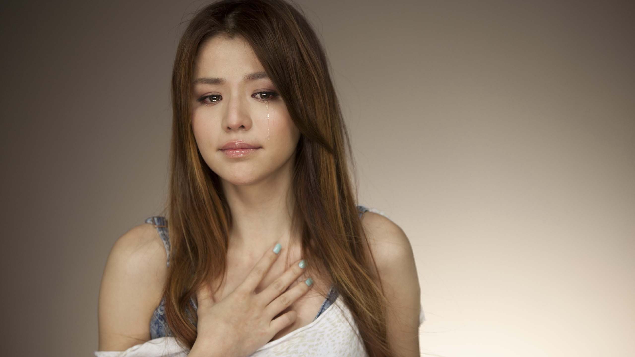 Sad Girl Crying HD Wallpaper Free Download Nice HD Cry HD