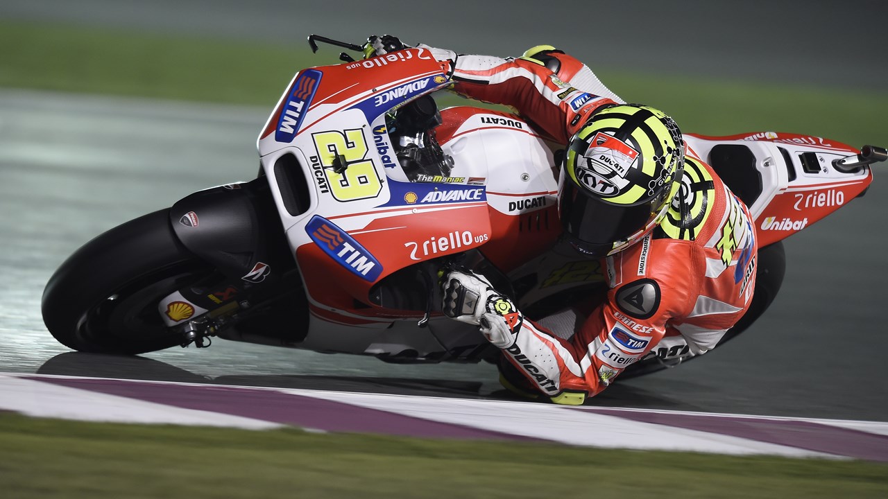 Andrea Iannone knee down Ducati MotoGP Qatar 2015. IAMABIKER Motorcycle!
