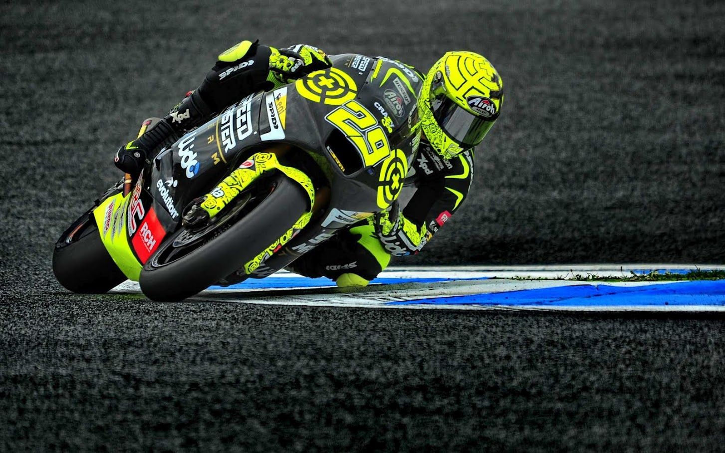 Andrea Iannone Estoril. Andrea iannone, Motogp, Sport bikes