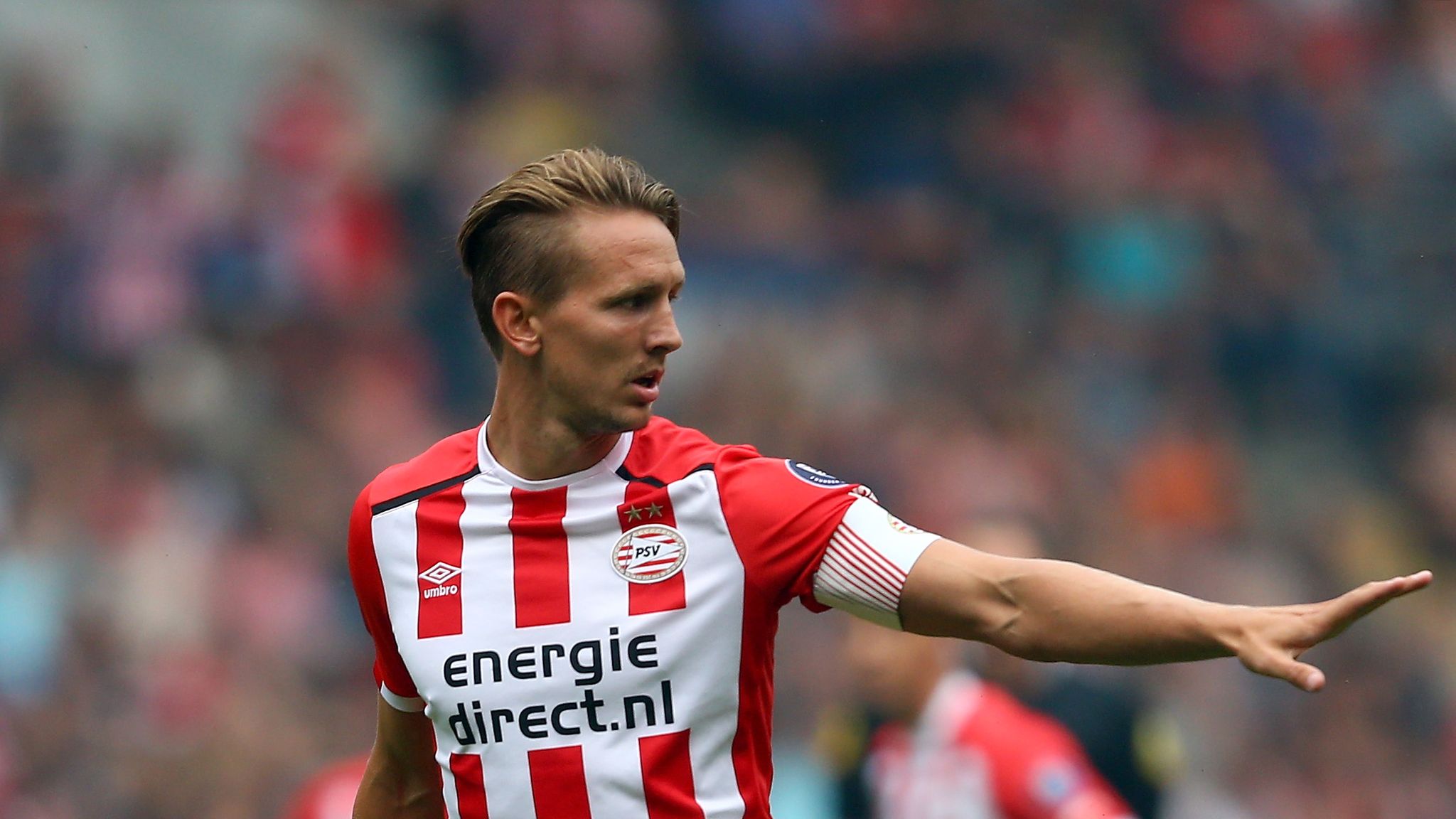 Eredivisie Round Up: Luuk De Jong Double Keeps PSV Eindhoven In Touch With Leaders