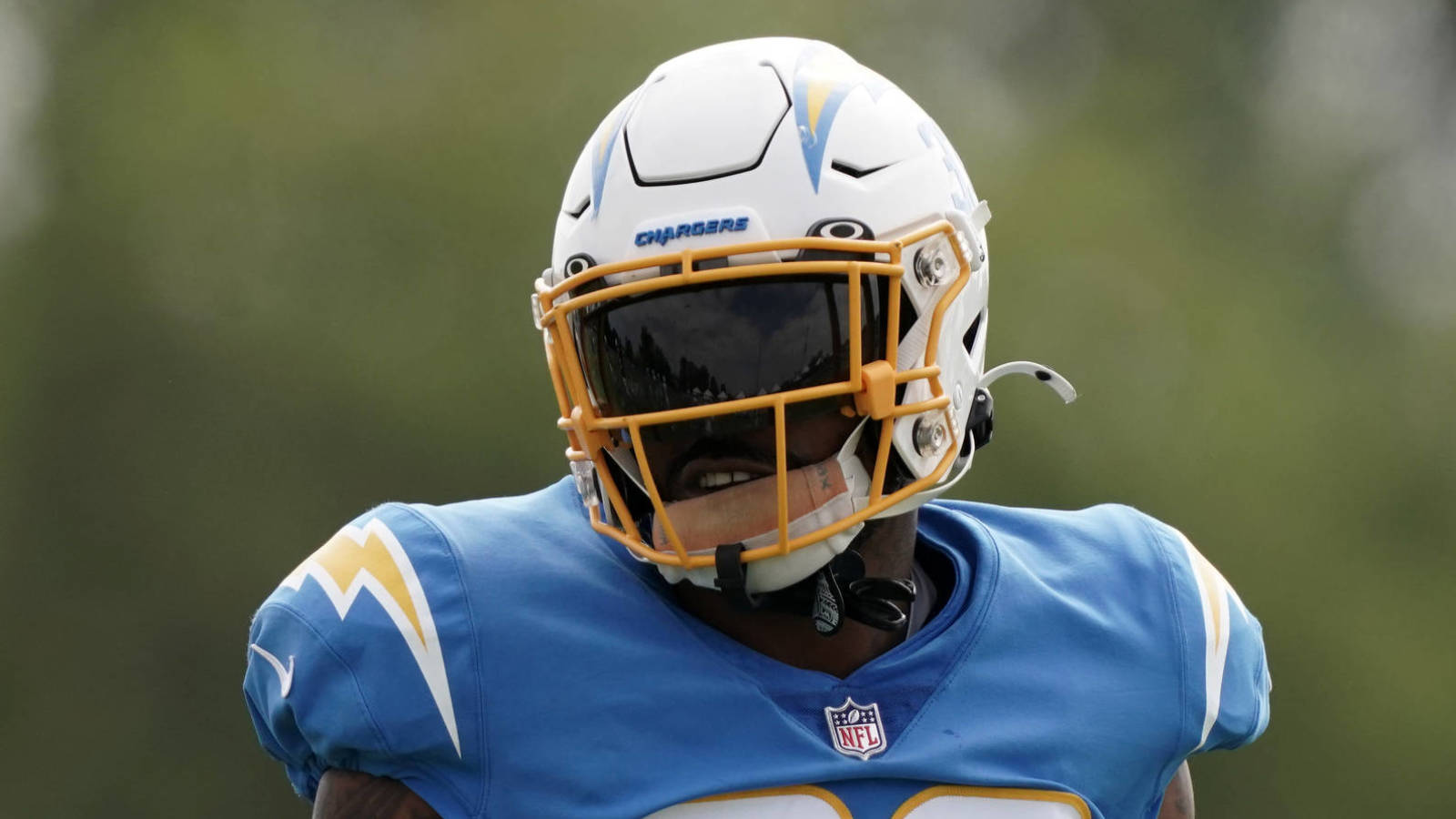 Chargers' Derwin James suffers knee injury