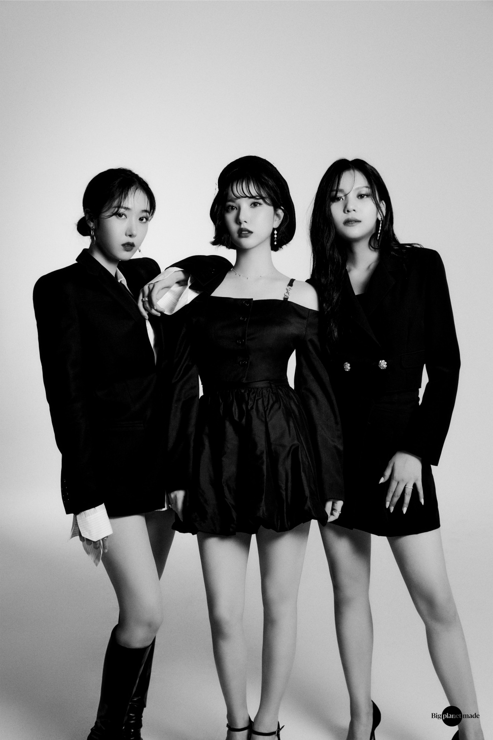 VIVIZ'? MelOn Account for SinB, Eunha, and Umji Discovered Under What Appears to be Their New Group Name