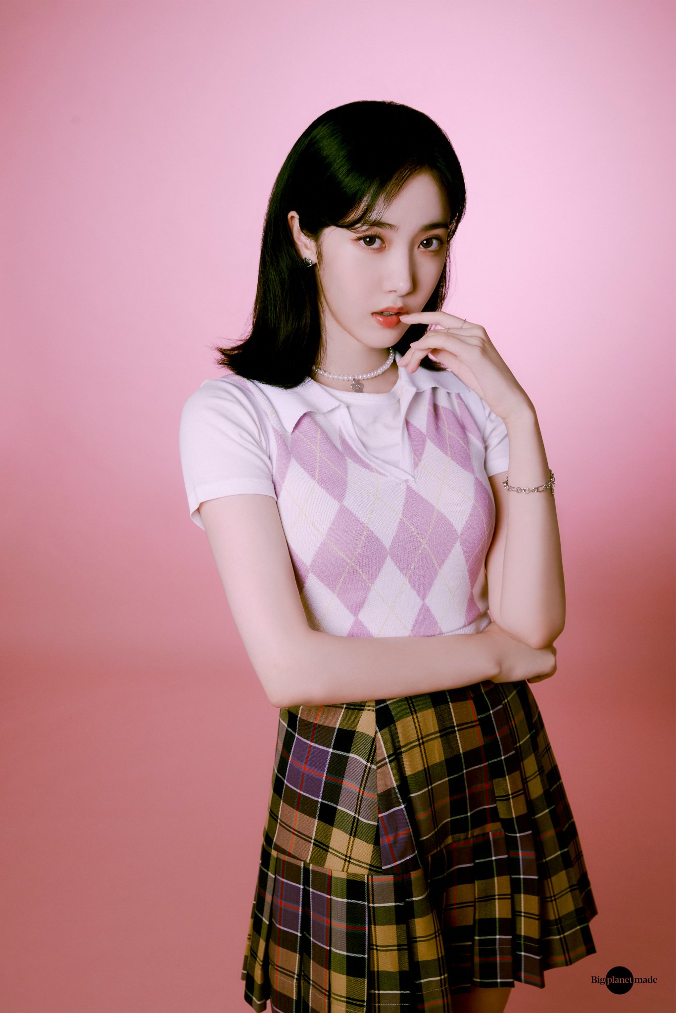 Former GFRIEND Members SinB, Eunha, And Umji Release Official Profile Photo As New 3 Member Group VIVIZ