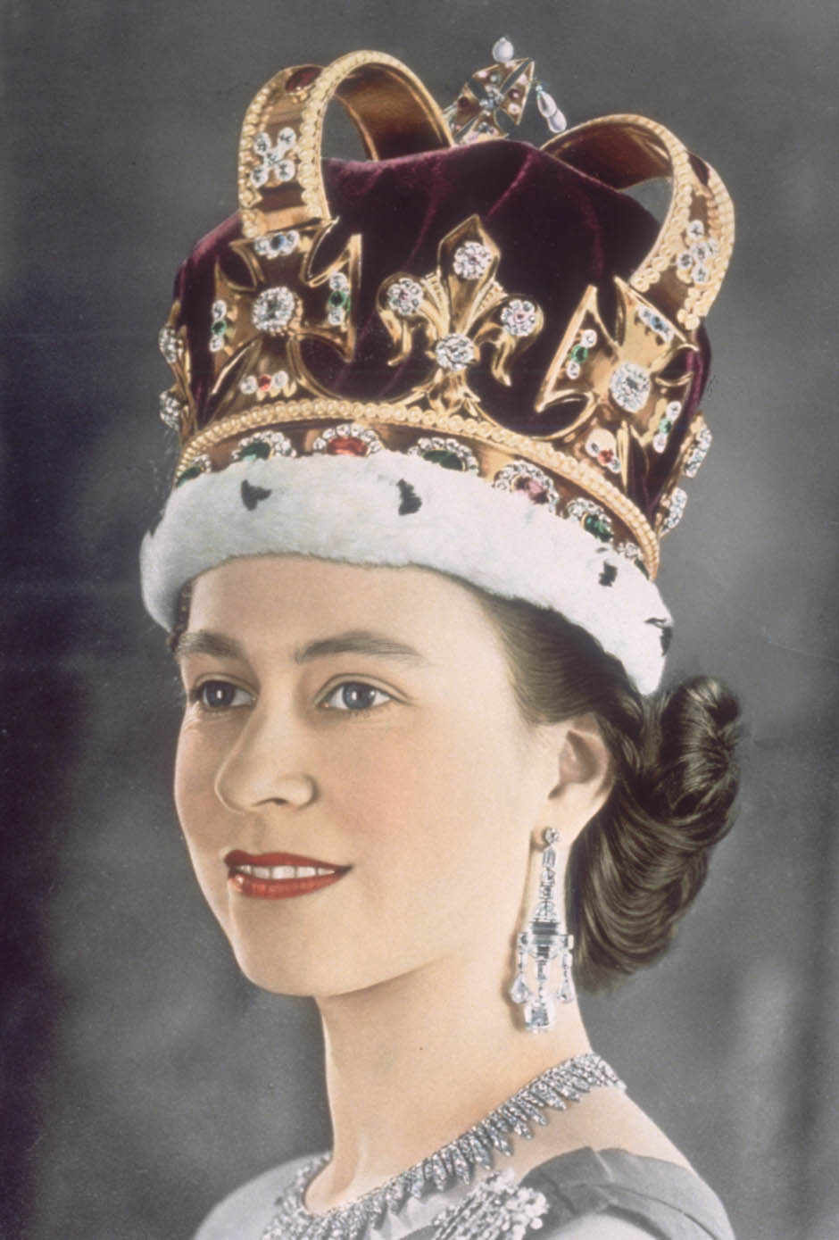 queen elizabeth ii jewellery Elizabeth II Photo