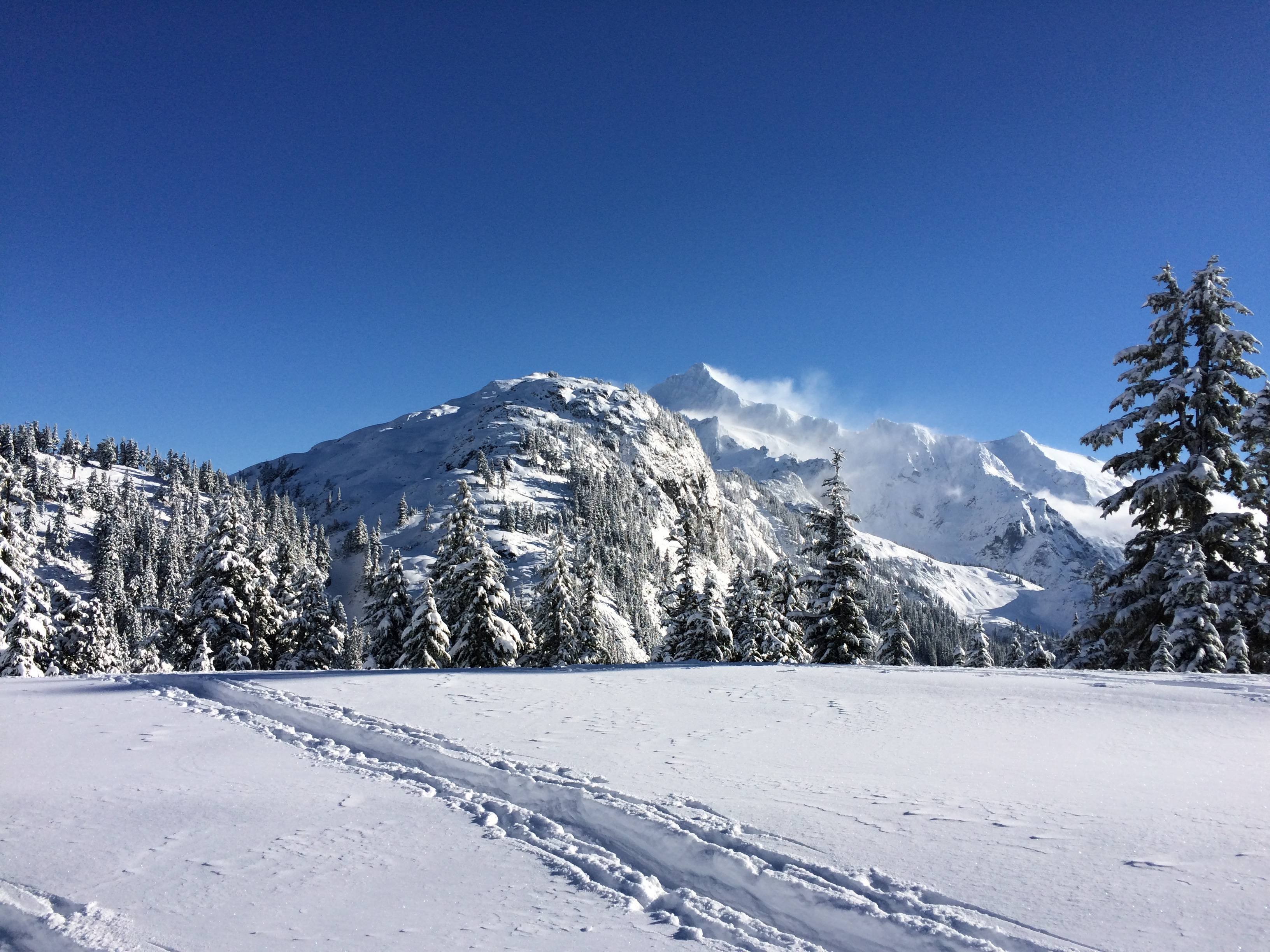 Mt. Shuksan on a Windy Bluebird Day Mt. Baker Washington HD wallpaper