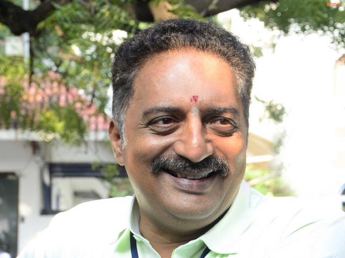 Prakash Raj resigns from MAA primary membership