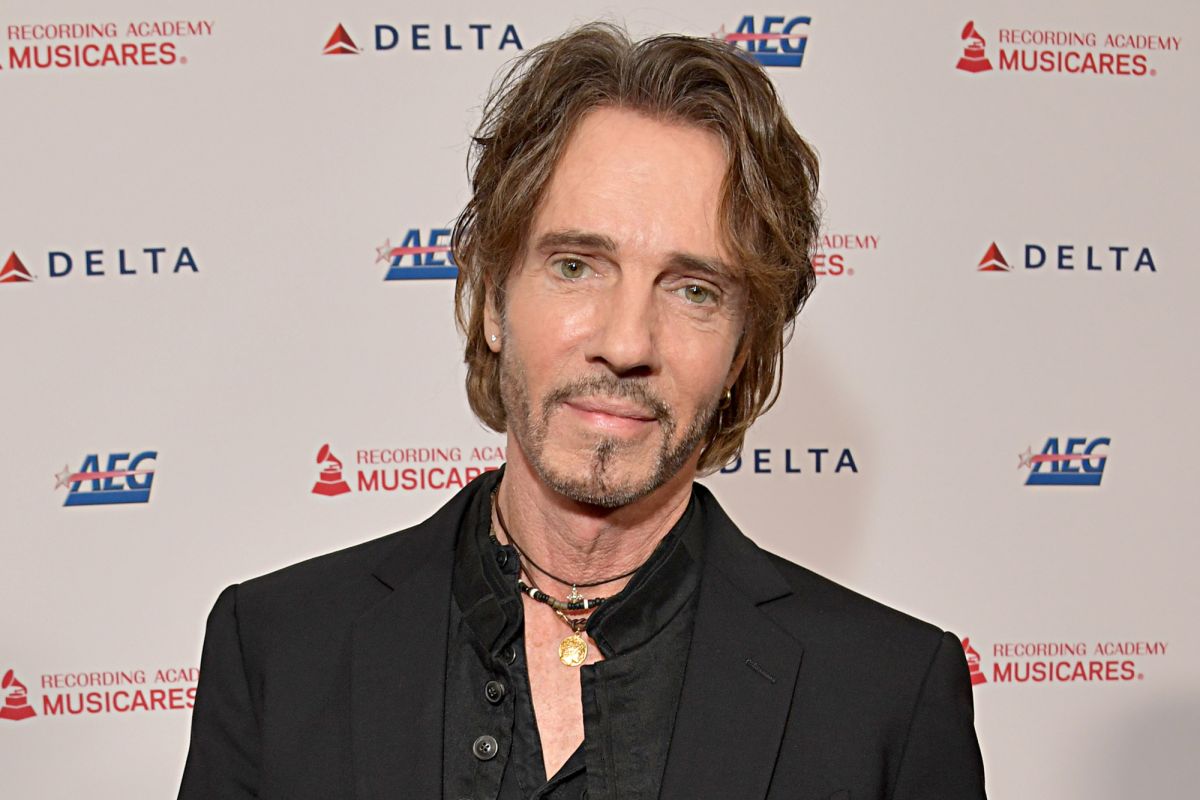 Rick Springfield has a new song out with a ton of celeb cameos