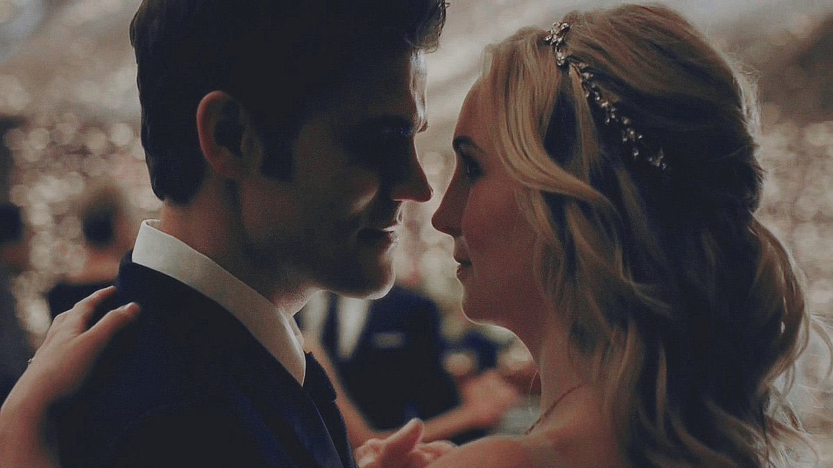 Caroline And Stefan The Vampire Diaries