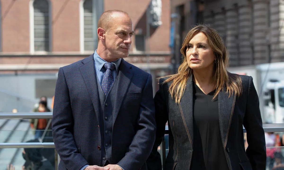 Law and Order SVU fans go wild for new photo of Mariska Hargitay and Christopher Meloni. HELLO!