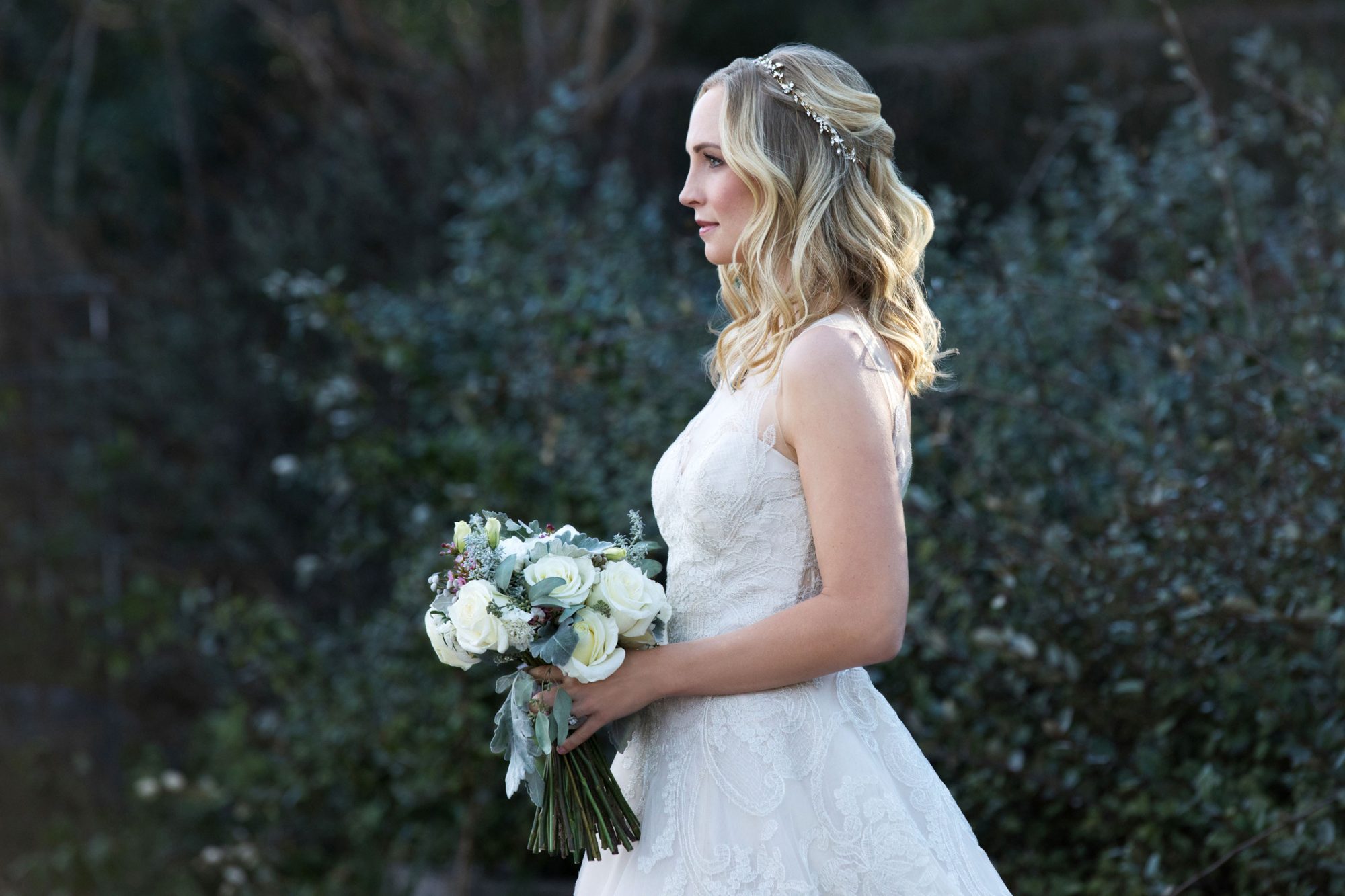 Vampire Diaries: New photo of Stefan and Caroline's wedding