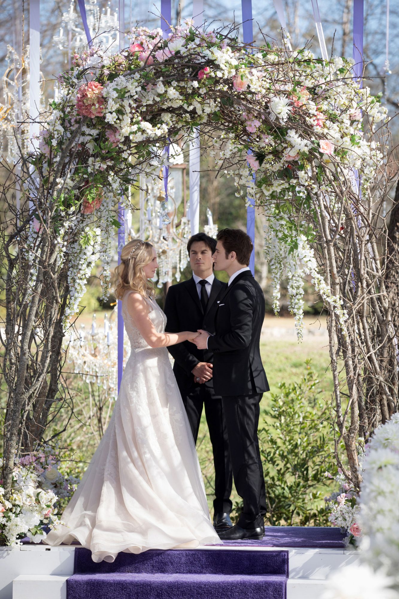 Vampire Diaries: New photo of Stefan and Caroline's wedding