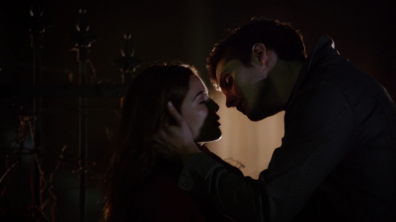 Kol & Davina  Kiss me 