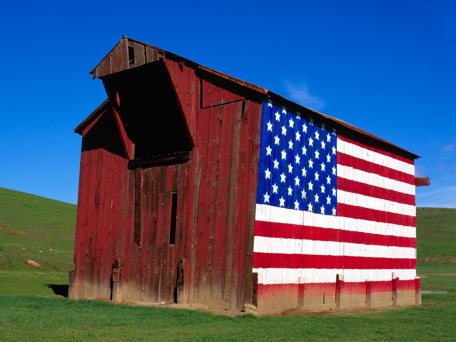 AMERICAN PRIDE. American barn, Old barns, Barn art
