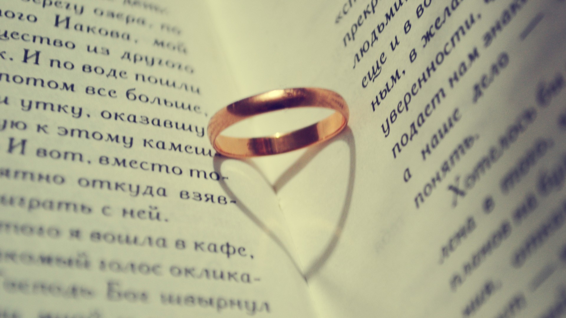 Download Wallpaper ring book, 1920x1080, Gold ring on a book