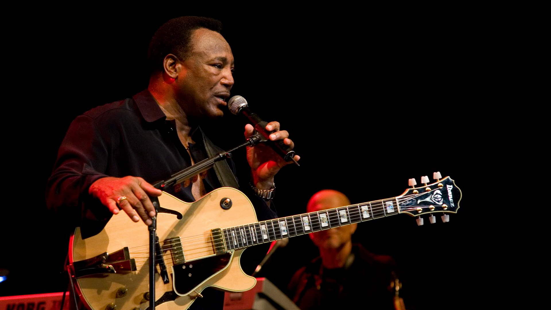 George Benson. Breezin' Джордж Бенсон. Джордж Бенсон фото. Benson guitarist[.