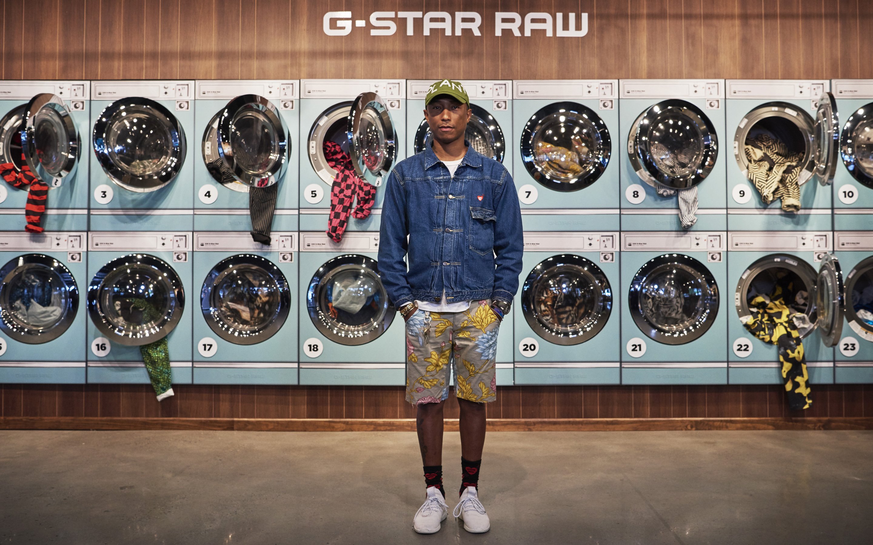 Download Wallpaper Pharrell Williams, American Singer, Laundry, American Rapper, G Star Raw For Desktop With Resolution 2880x1800. High Quality HD Picture Wallpaper