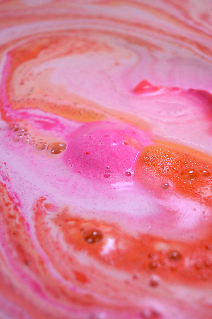 Review: Lush Rose Gold Bath Bomb