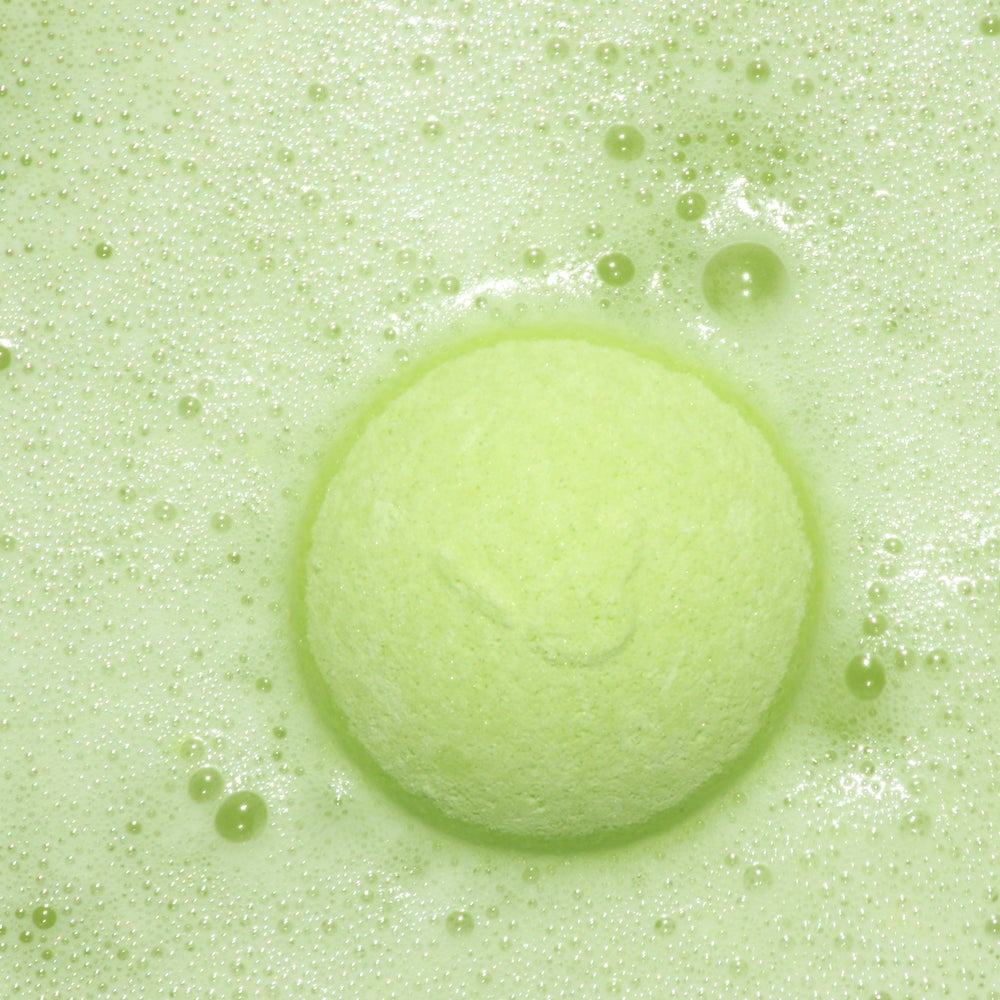 Fizz and Foam Bath Bomb 6.5oz Breathe Easy: mints, rosemary & tea tree