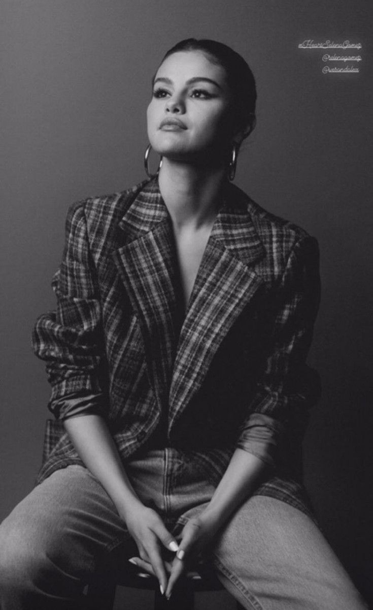 Selena Gomez Rare Wallpaper