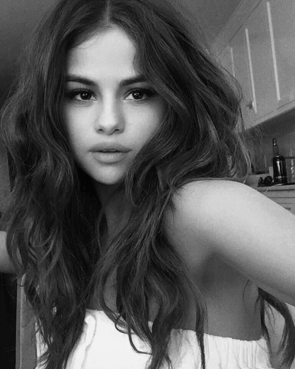Selena Gomez Black And White Wallpapers - Wallpaper Cave