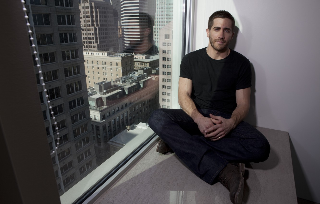 Wallpaper skyscraper, window, actor, male, sitting, Jake Gyllenhaal, man, J. Gyllenhaal image for desktop, section мужчины