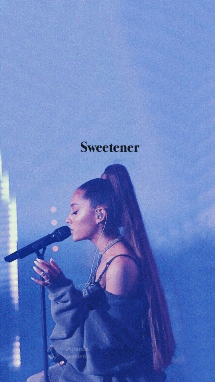 Ariana Grande Wallpaper