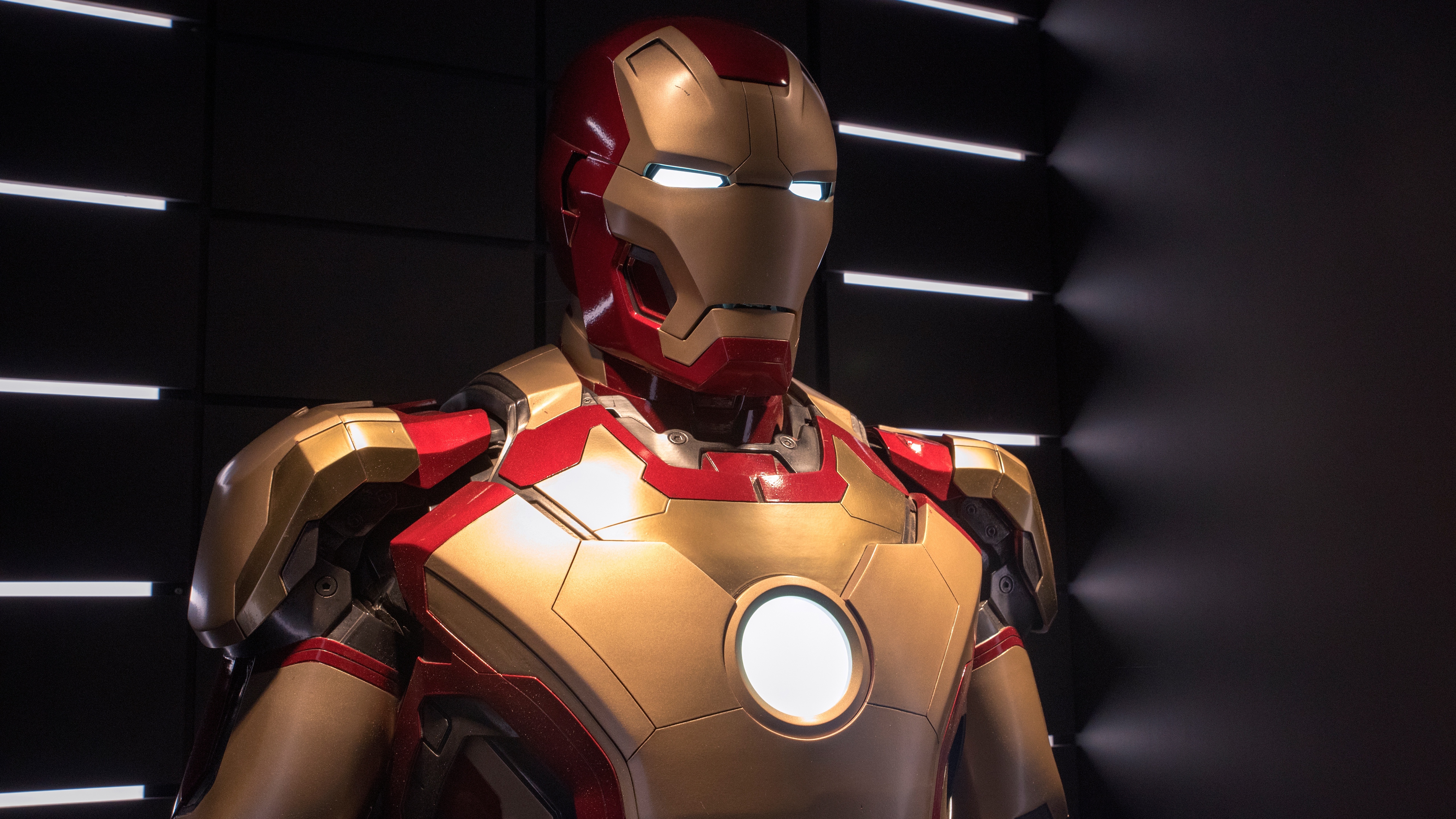 Wallpaper Iron Man, Nano Suit:5120x2880