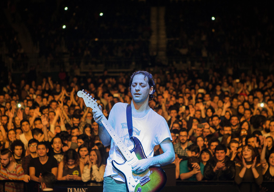 Kaan Tangöze Akustik Performansıyla Sahnede!