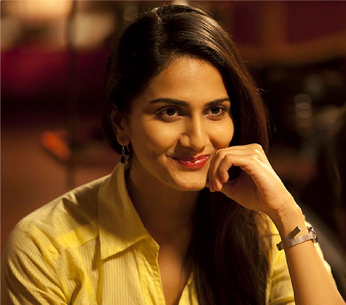 Vaani Kapoor Hot Hd Wallpaper 2