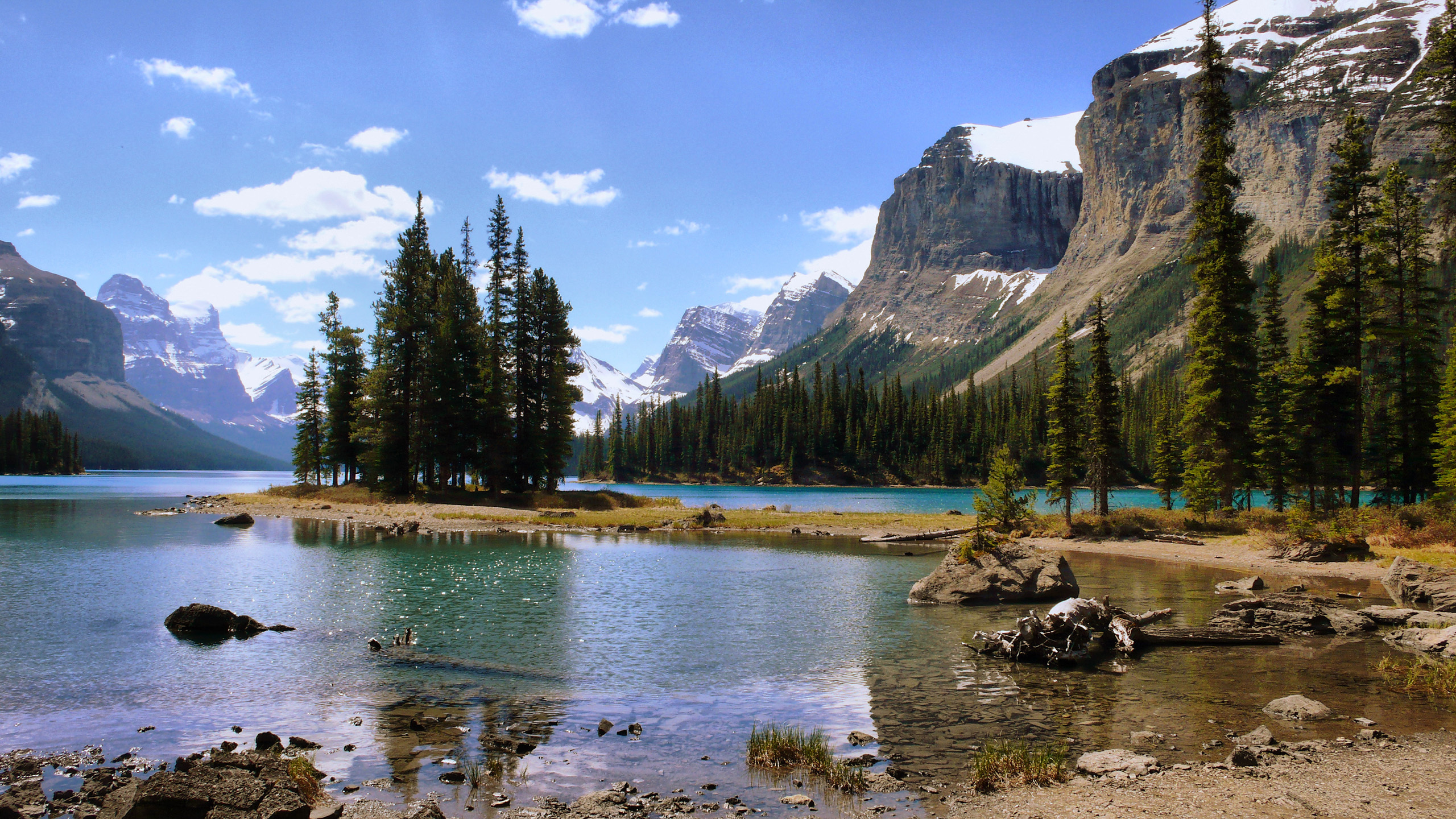 Beautiful Lake Mountains desktop PC and Mac wallpaper
