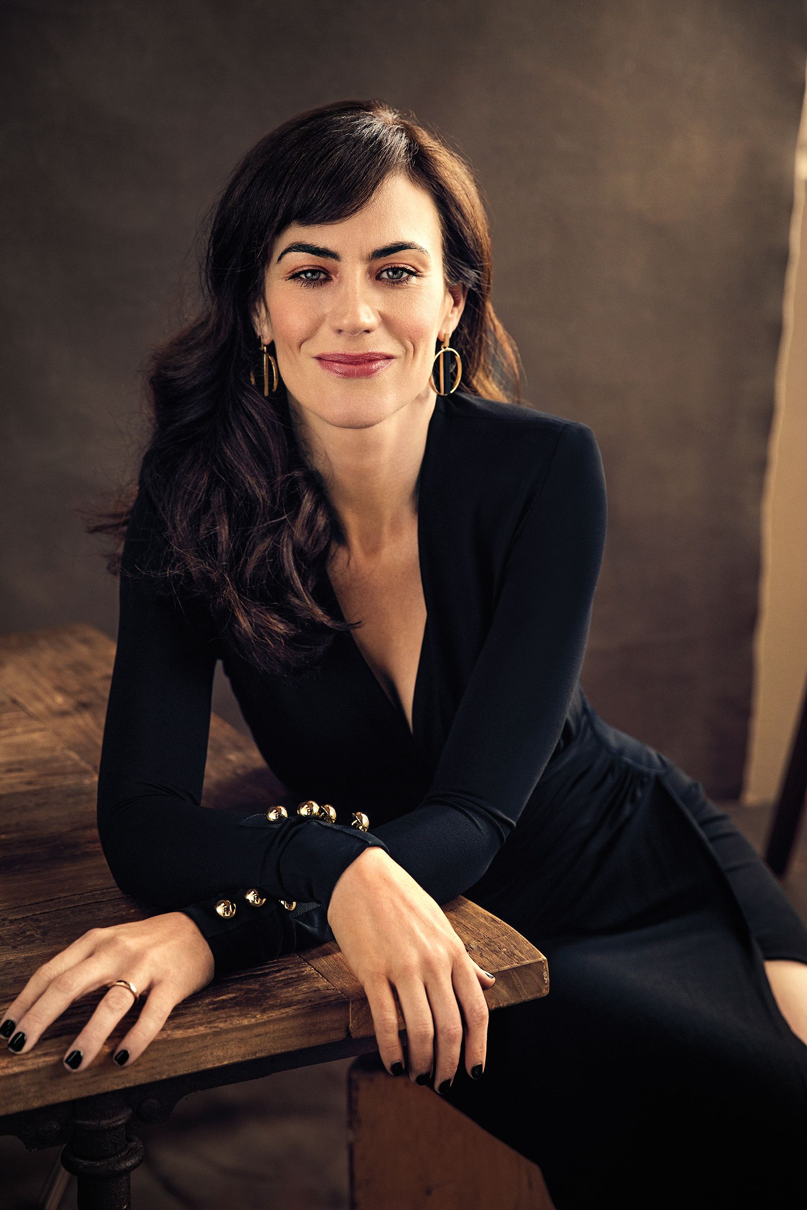 Maggie Siff. Mulher executiva, Mulher, Mulheres