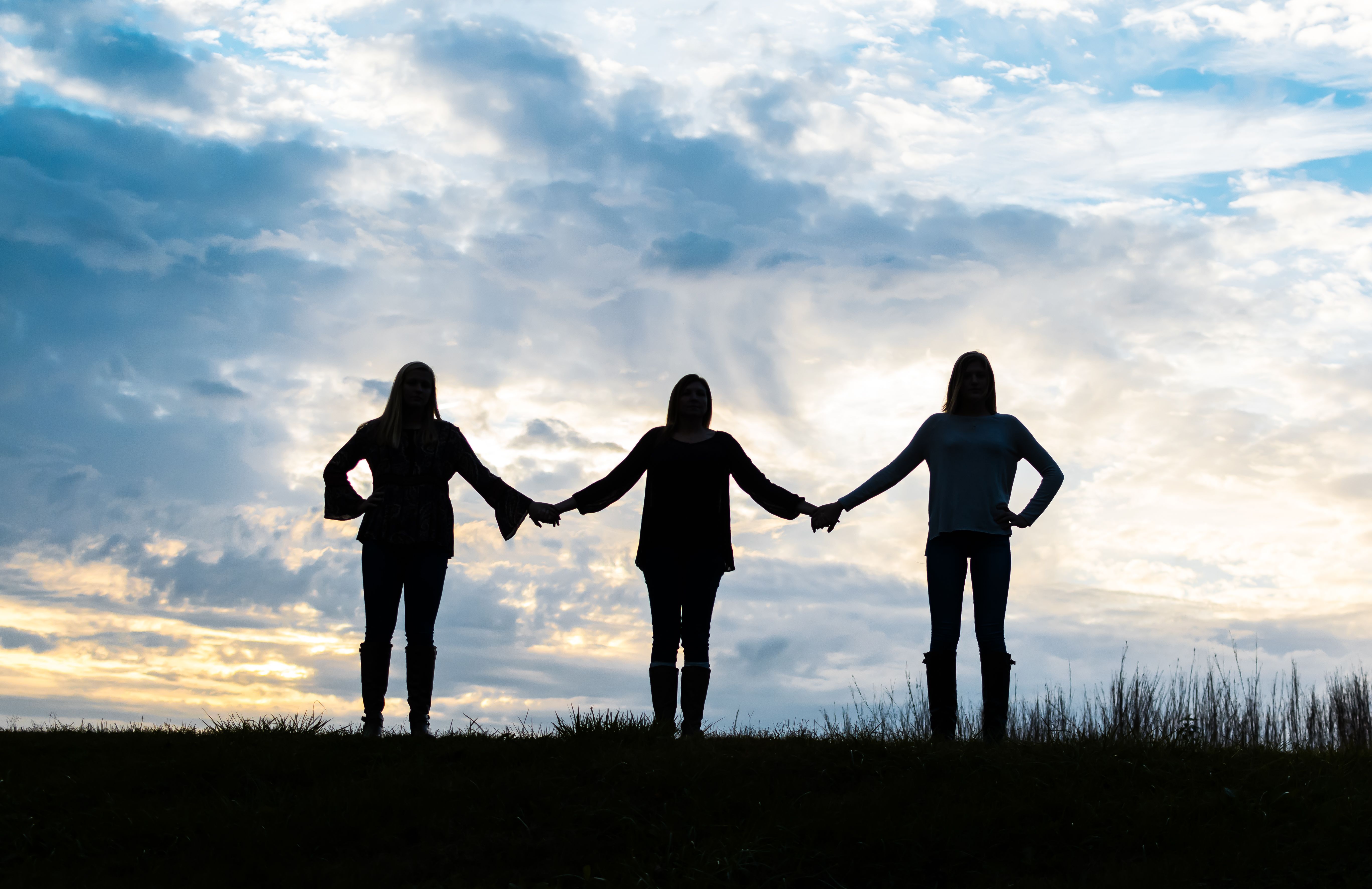 Silhouettes of three best Friends holding hands- tag your besties! Photo by Leeann Rae Pulchny P. Friends holding hands, Three best friends, Friend picture poses