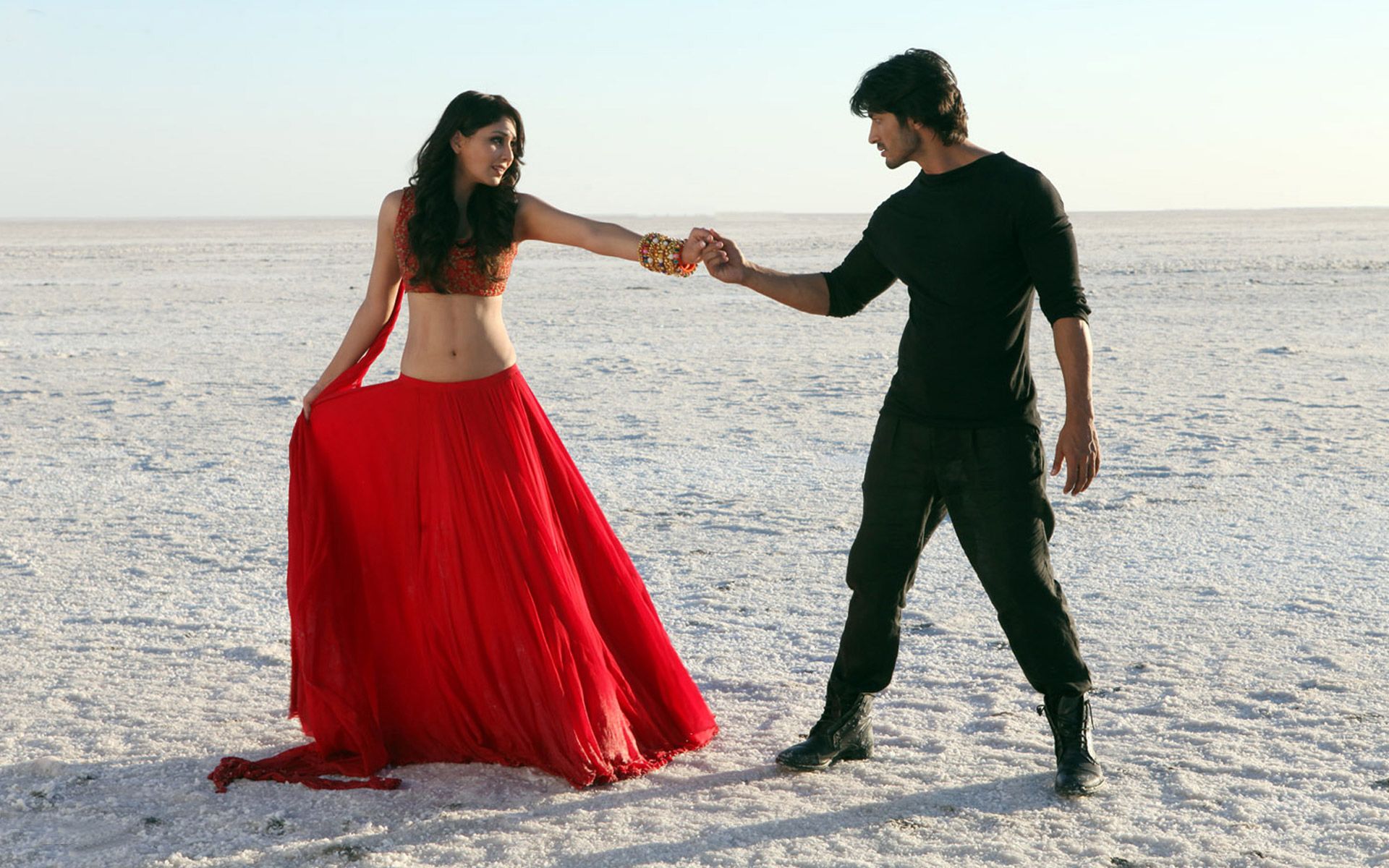 Love Scene From Commando Movies Wallpaper. All is Wall