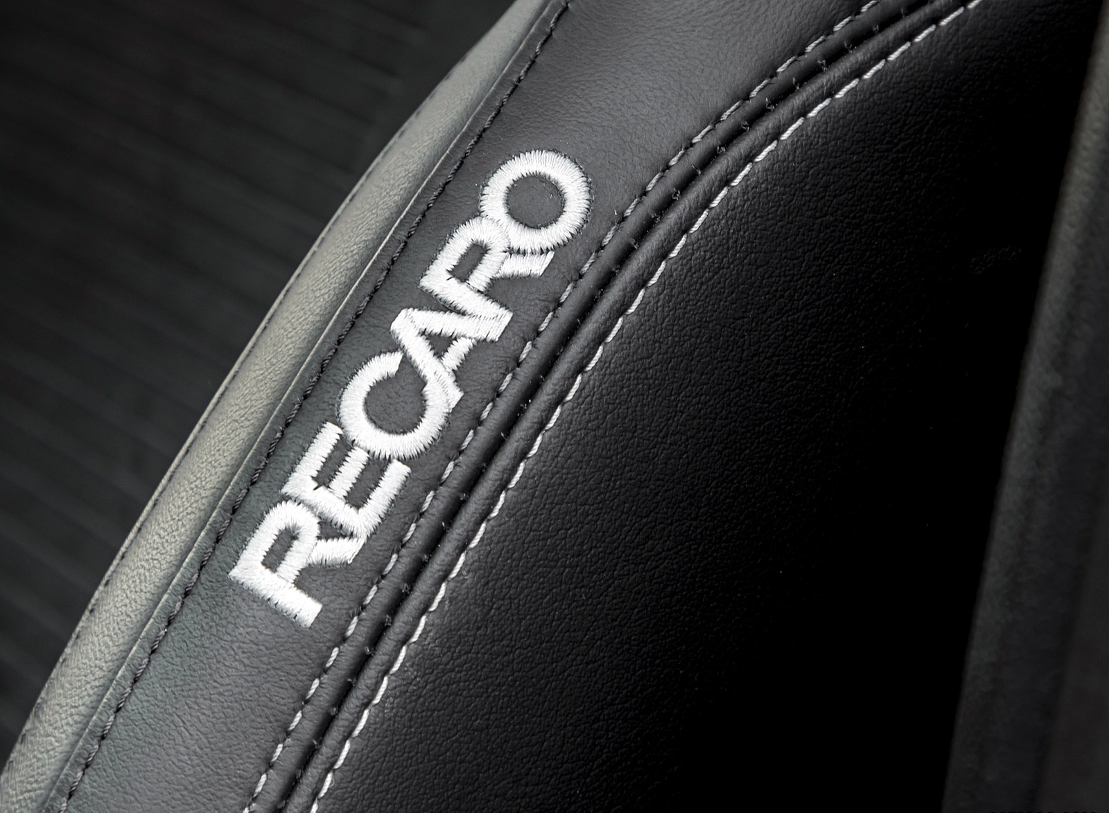 Ford Focus ST (Euro Spec Color: Orange Fury) Interior Seats Wallpaper