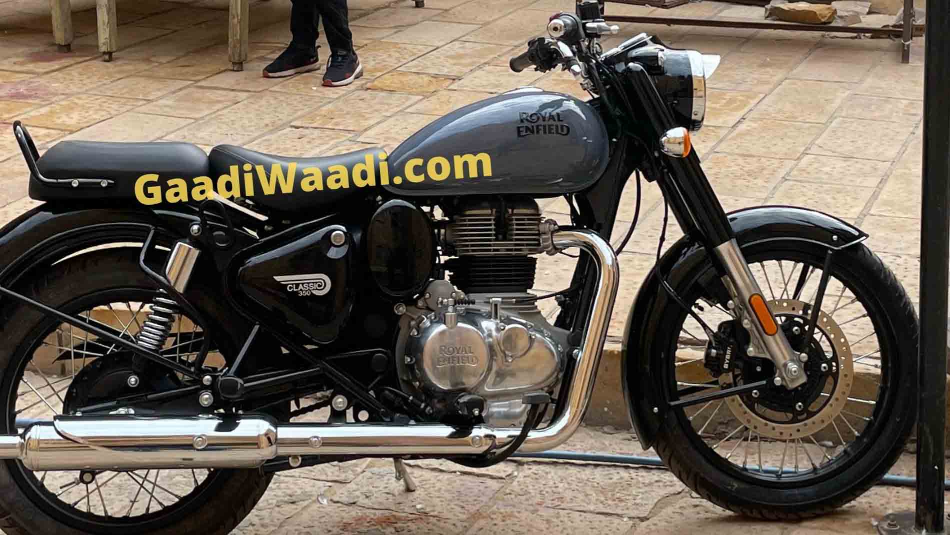 Bottle Green and Army Grey 2022 Royal Enfield Classic 350 Spotted