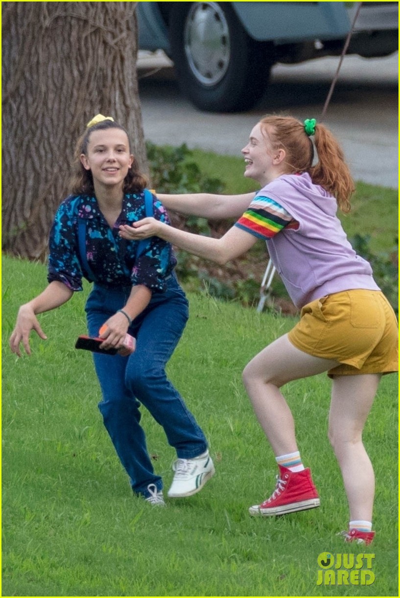 Millie Bobby Brown & Sadie Sink Have Fun During 'Stranger Things' Break: Photo 1177730. Caleb McLaughlin, Charlie Heaton, Finn Wolfhard, Millie Bobby Brown, Natalia Dyer, Noah Schnapp, Sadie Sink, Stranger Things