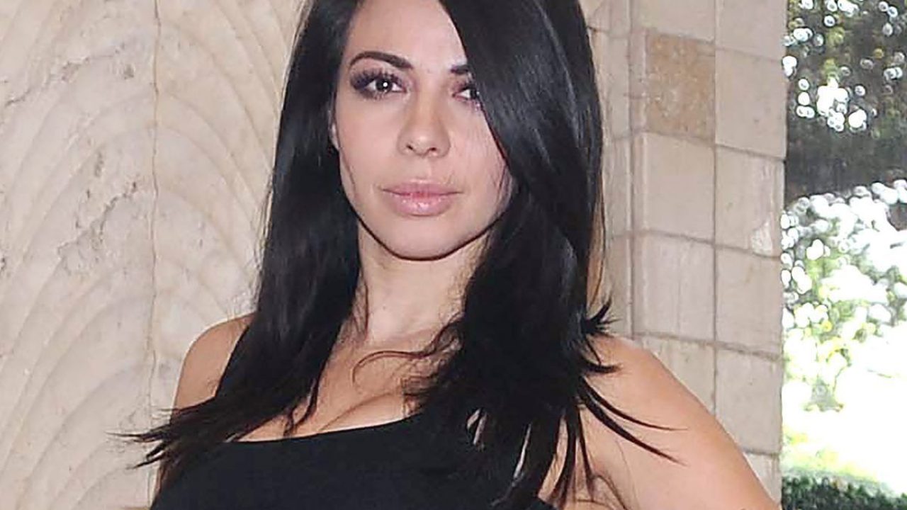 Jimena Sánchez shows off her infamous curves with a bikini