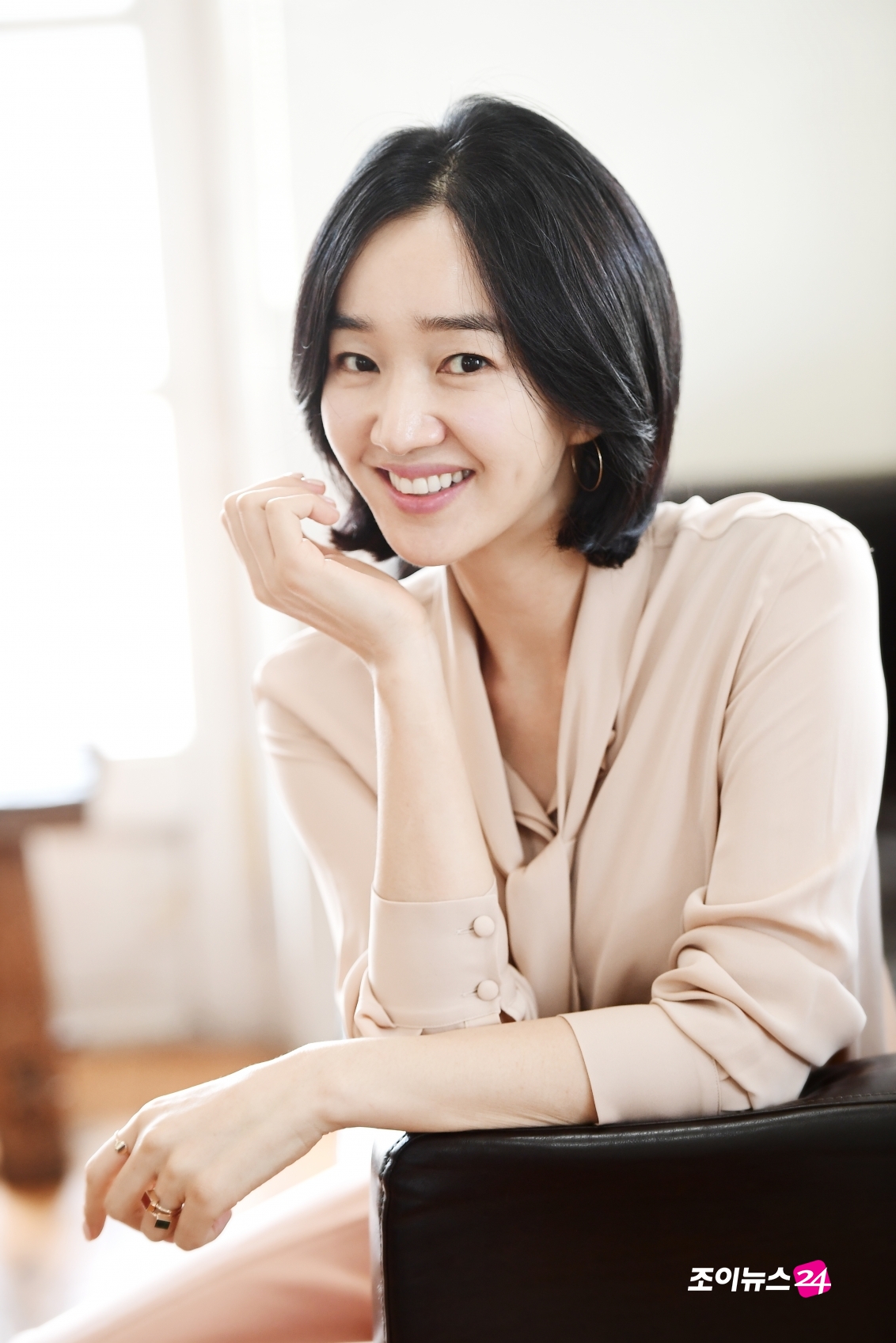 Upper Society' Soo Ae, 'Elegant Smile'